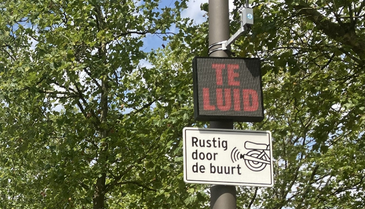 Primeur in Nederland - aanpak van lawaaierige voertuigen met geluid informatie displays